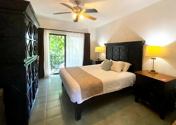 Hotel Hacienda Paradise