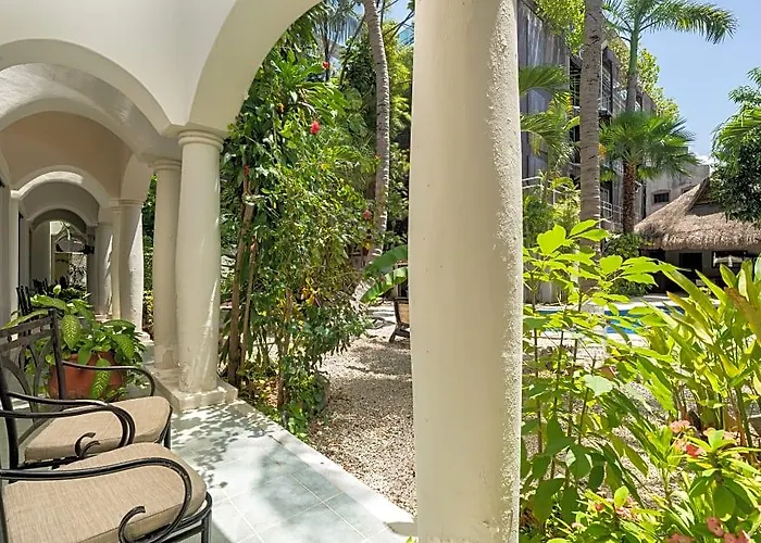 Hacienda Paradise Hotel